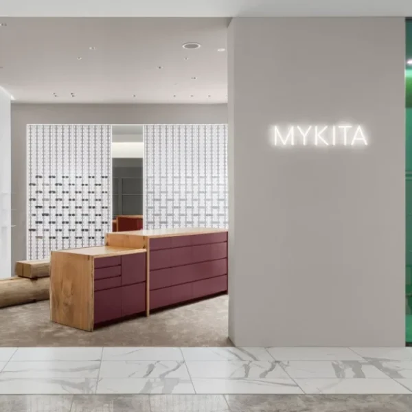 Horizontal_slider_Mykita